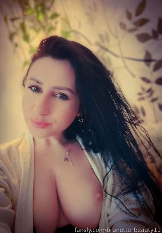 brunette_beauty11 image #2