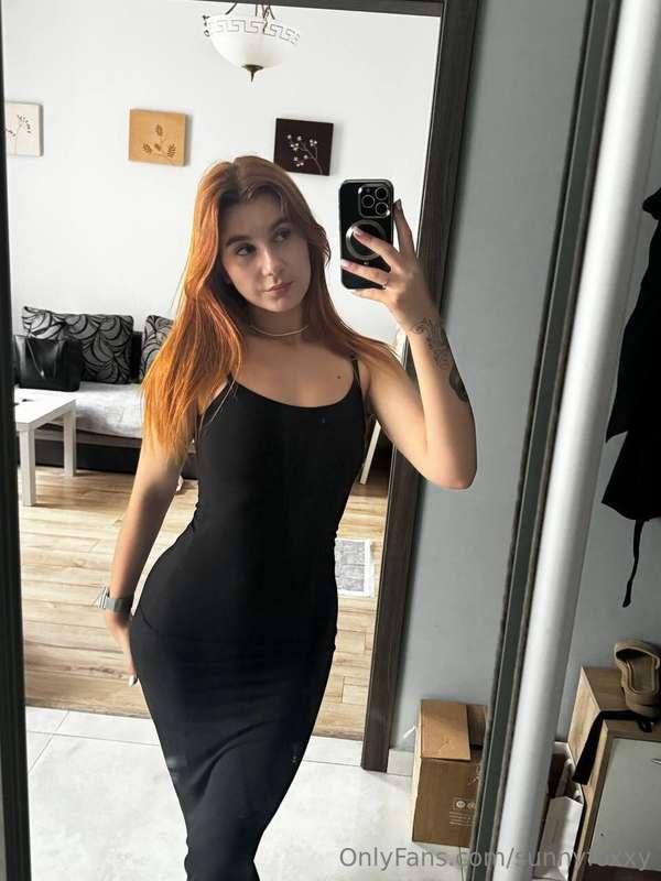 Oh I like this black dress 🖤 I think it fits perfectly on my..