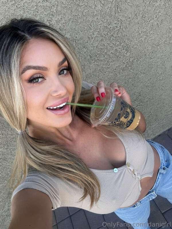 Coffee is life ☺️😋

How do you like yours?