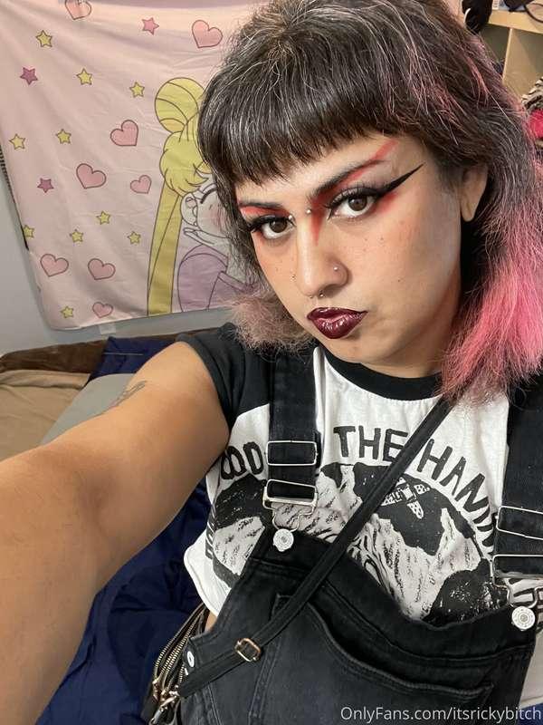 Just did my make up ☺️ Do you like it bby? Also my fit is 💖