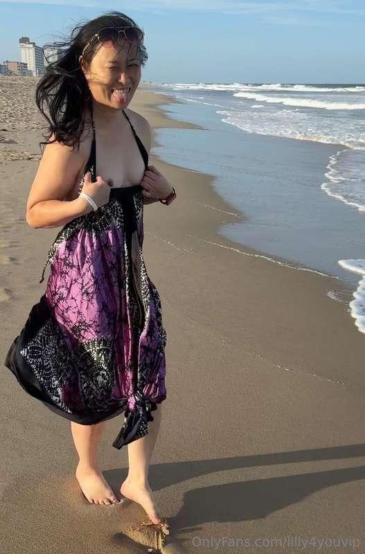 You wish we’d be at the same beach, I might flash to you if ..