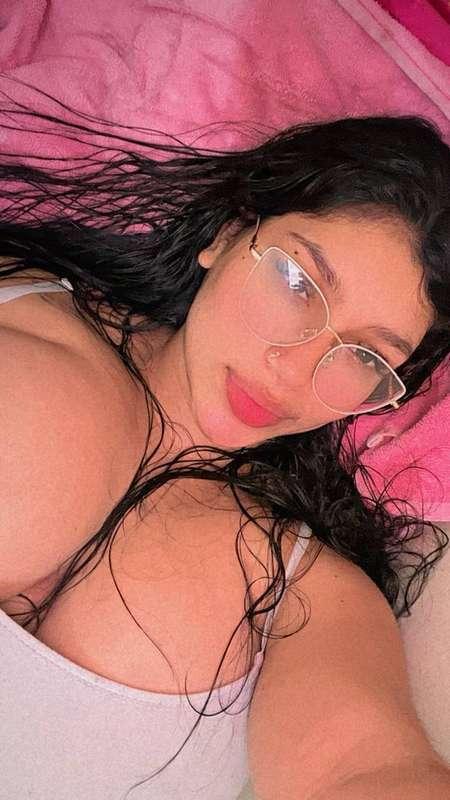 bored and horny🥺