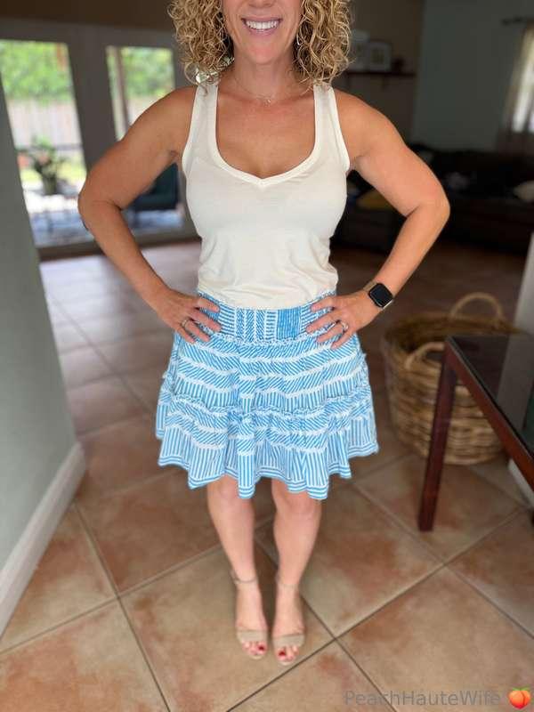 The hubs got me all dolled up and then dropped me off for AN..