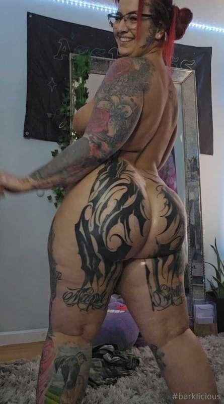 I wanna feel your cock press against my curves🍆🍑💦