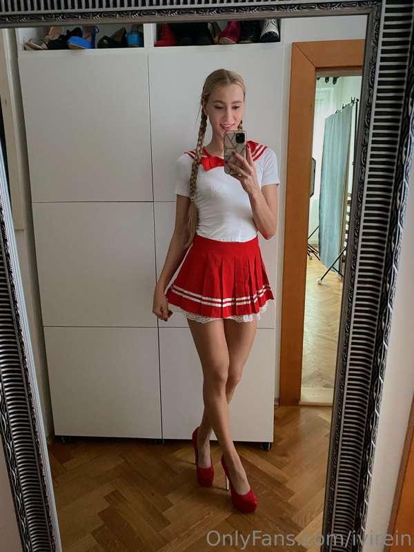 I’m a stewardess on your flight. Your actions?💋😉