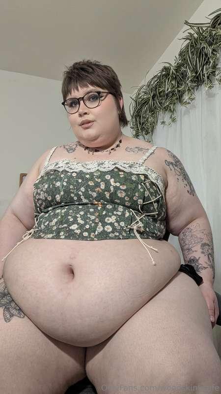 Plump Pixie 🧚‍♀️ (photoset part 1/2)New weigh in coming to y..