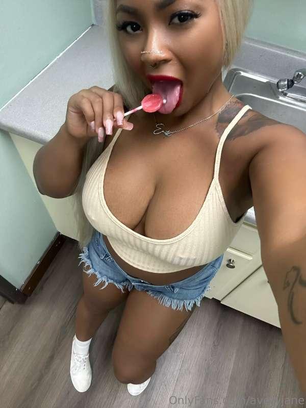 I'm licking my lollipop and thinking of you 👅