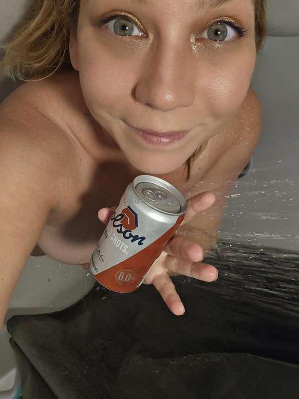 Happy Molson Monday 🥰 