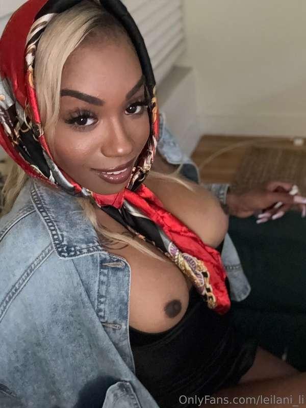 Boobs this good shouldn’t be ignored 😈DID YOU NOTICE THEM?