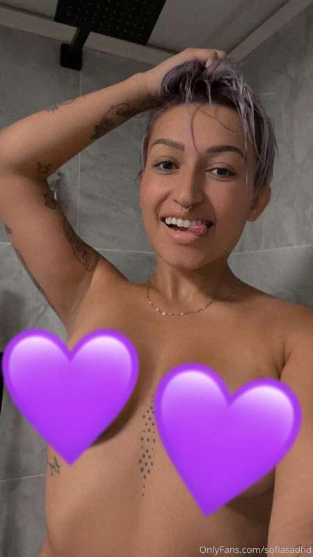 Here’s a cute candid topless nude I took in the shower, I ju..