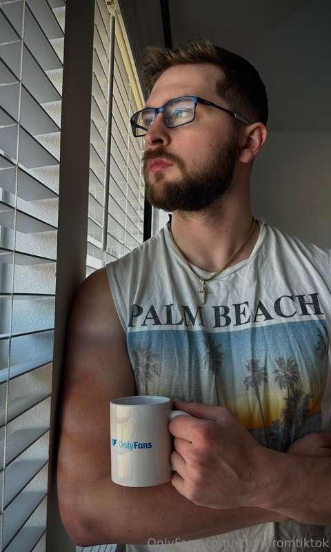 Who else loves coffee in the morning? ☕️🌅