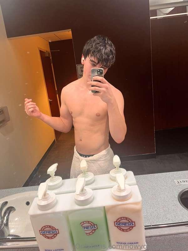 any volunteer to take off this towel?