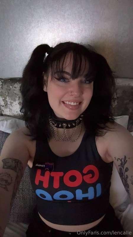 Happy national Goth day! Here my latest goth IHOP look! 🖤