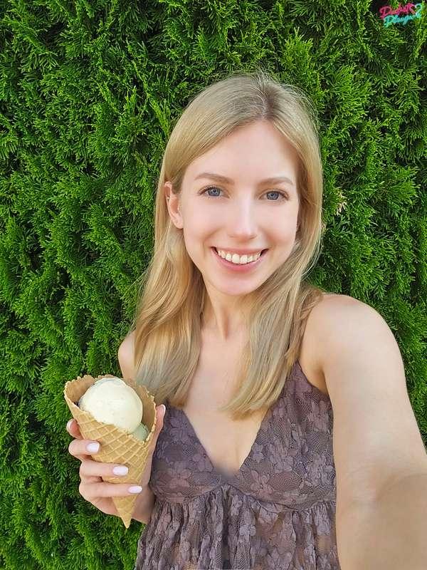 Fun Fact #021: My favourite ice cream flavours are pistachio..