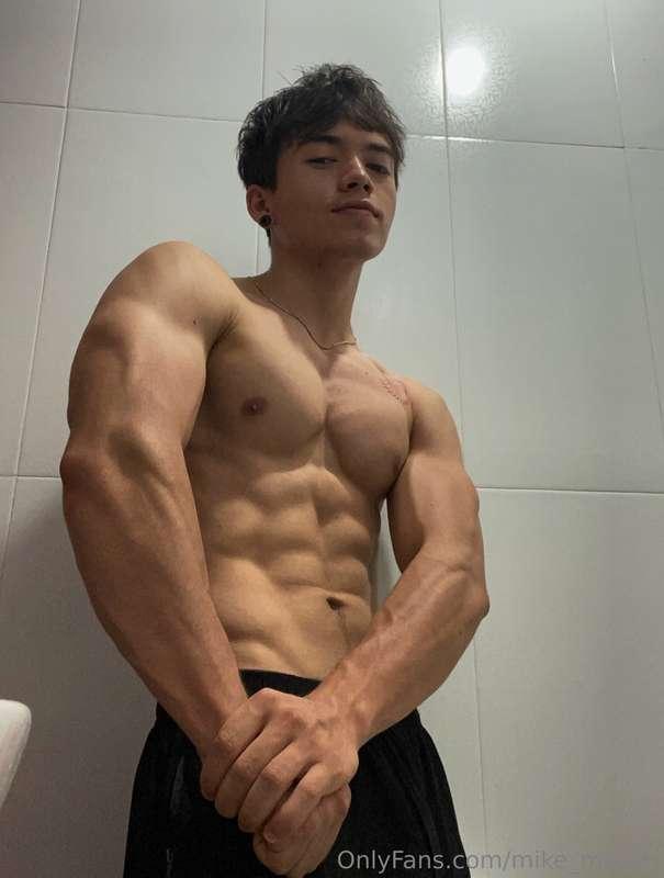 Muscle Mikem😶‍🌫️
