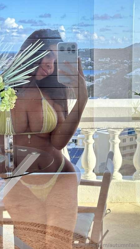 my reflection says it all😘