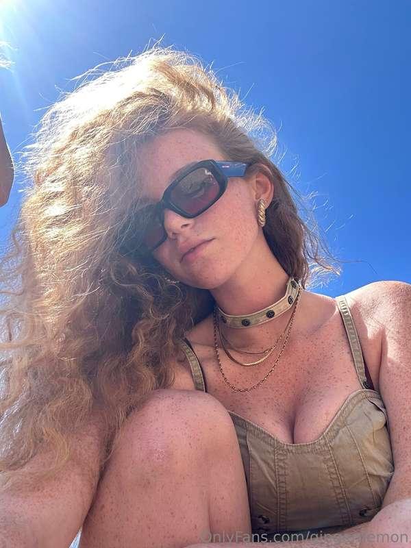 😎