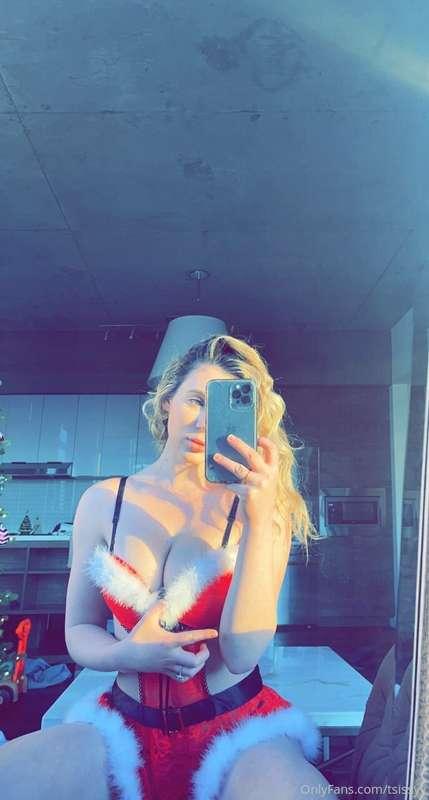 taylor lou who 😜