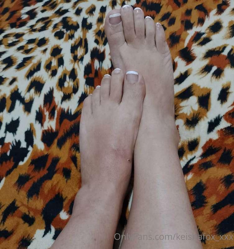 These are my pretty feet 🤩