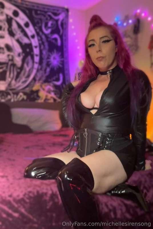 Keep your eyes out I’ll be doing a live today on both my pag..