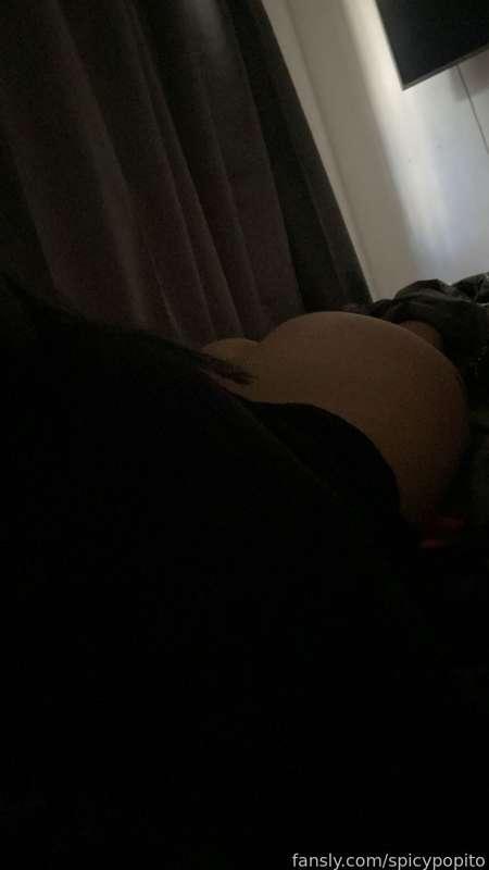 Porque no vienes a mimir conmigo? 🥺