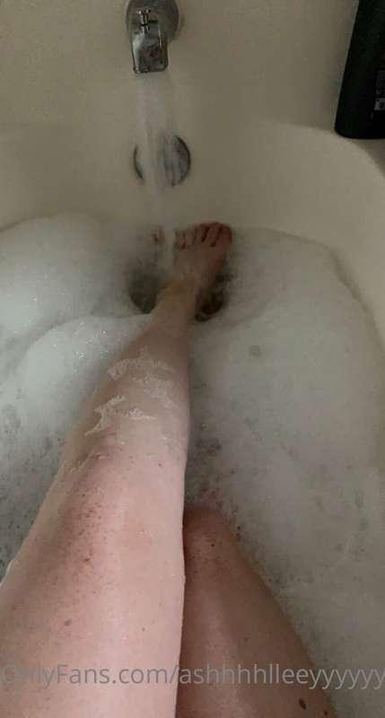Fresh out of the bath and shaved. Will you fuck me against t..