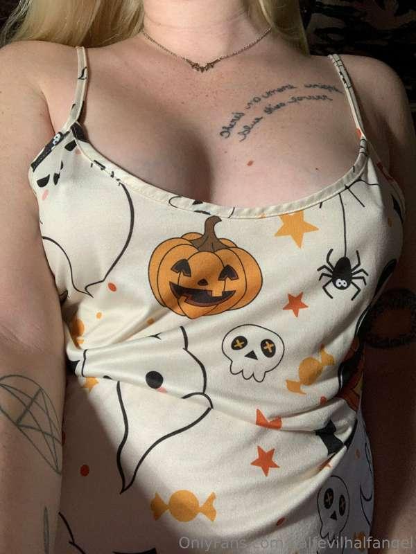 Tell me you’d like to suck on them once you sub to @angelmad..