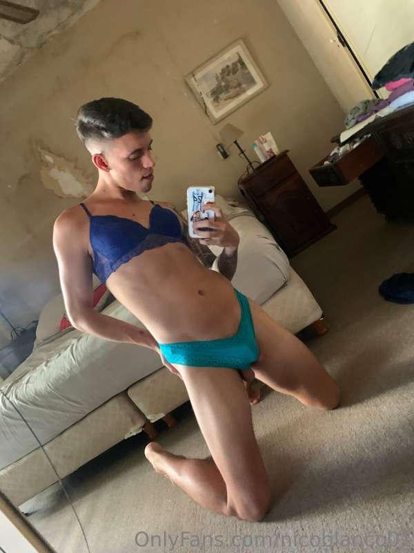 what do you think of my new outfit?  Blue suits me 😍❤️