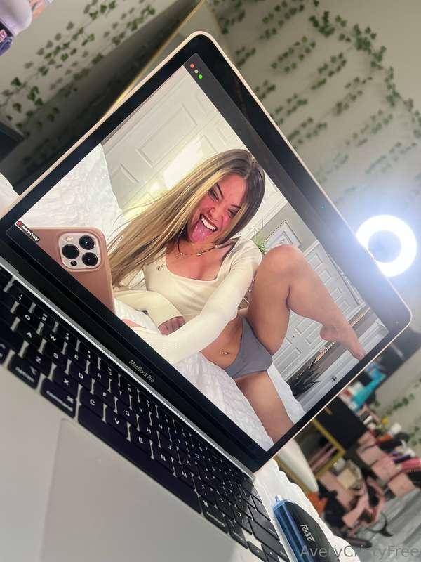 Treat yourself this holiday season and let me create a custo..