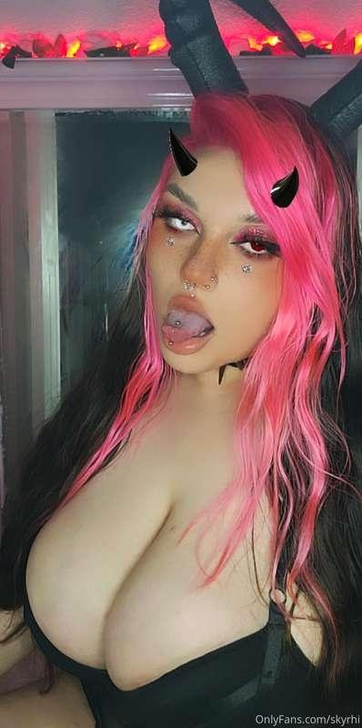 💕PLEASE READ (Hot selfie to grab your attention 😳) 💕

I'll b..