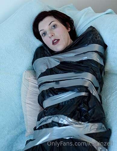 I do like a good coccoon! - Nice, snug and restrained...