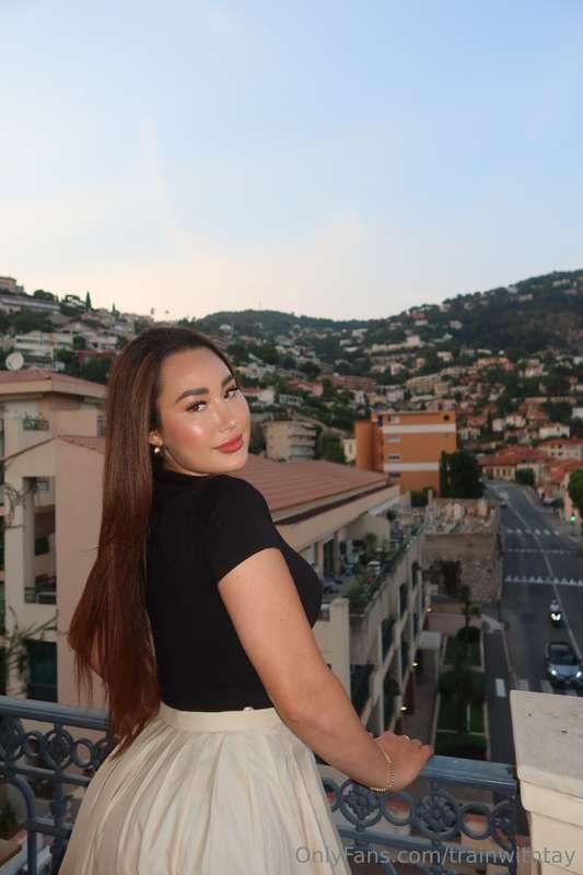 The view’s great, but I know you’re not looking at the horiz..
