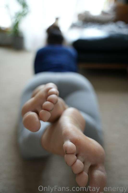 Socks on or off…? 😏