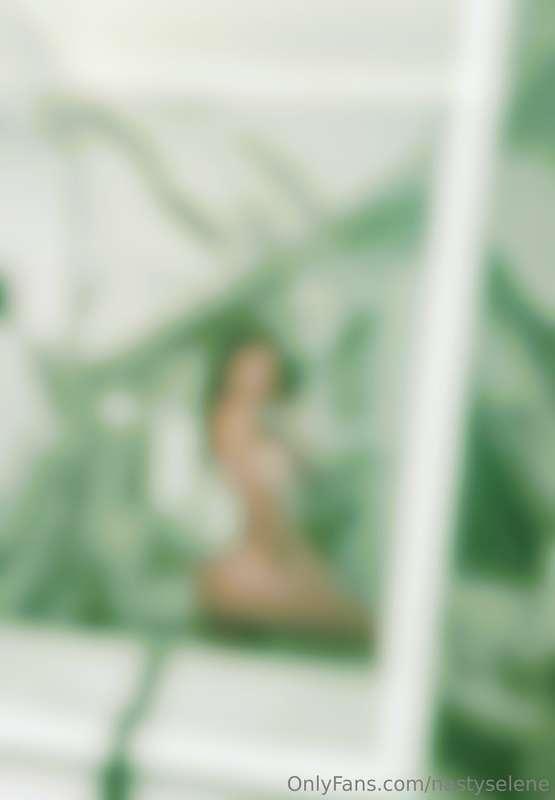 Just sent this unblurred for FREE on my premium account @swe..