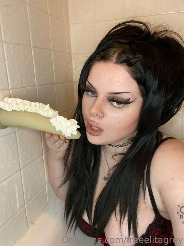 freeelitagrey image #0