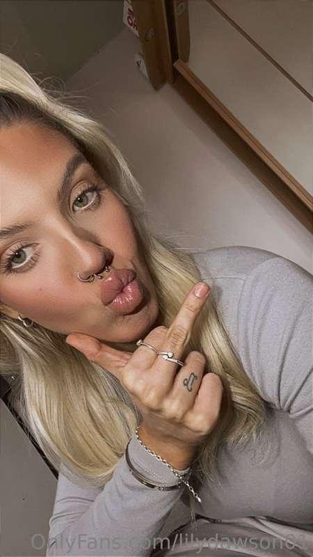 What virgin wants a session tonight?😈send a tip to talk💰