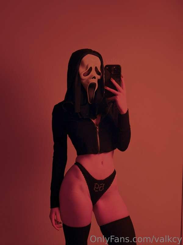 happy halloween 🖤