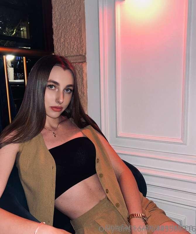 💛FREE TO SUBSCRIBE @renata_r 💛This ❗️18YO ❗️cute girl is abl..