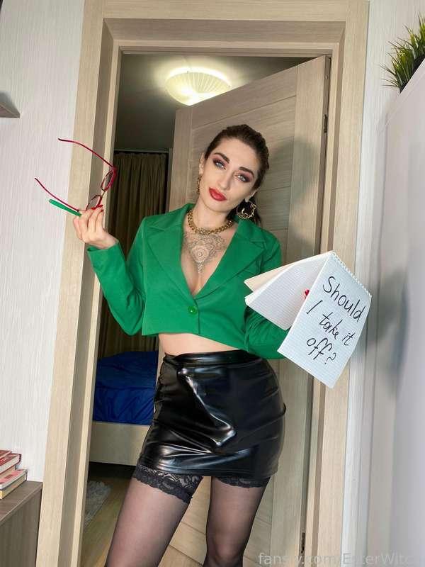 The new year has begun🥰, and you still haven’t brought your homework to me for checking! Should I punish you?🥵😏💋



🤯🤯🤯
#footfetish #highheels #fishnet #bdsm #mistress #fyp #strapon #femdom #goddeess #pegging #sissification #domina #sissy #goddess #dickrate #custom #facesitting #anal #feet #tattoo #cei #Queen #alpha #mommy #slave #joi #nylon #SPH #humiliation #findom #pussy #punishment #piercing #ass #submission #porn #top 