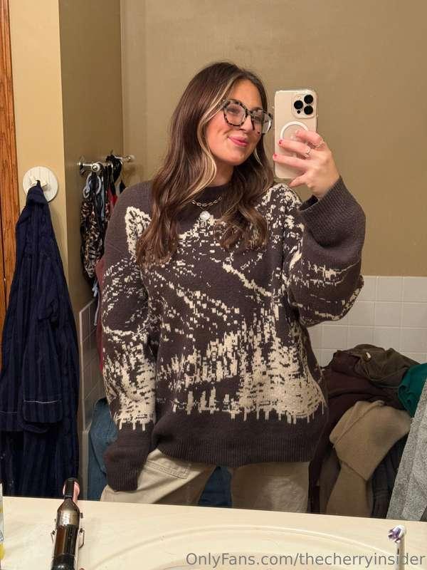 decorated my tree tonight. Getting in the Christmas spirit!!..