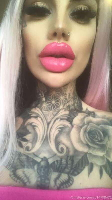 Lip filler top up needed end of the month 😍 who wants to see..