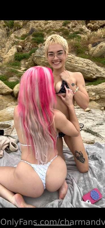 Would you have fun with us at the beach? 😘
