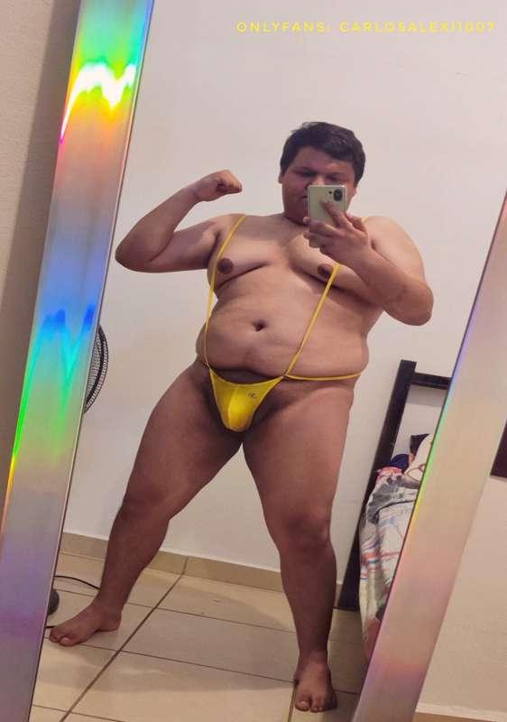 Ya tenía rato sin subir fotos con el body amarillo. owo 💛