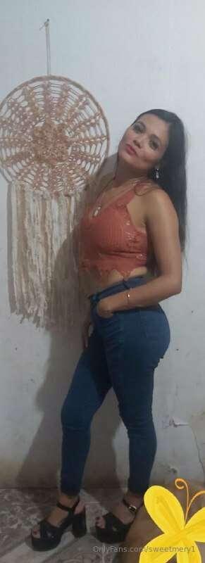 Hello baby, do you prefer the dream catcher on the wall, or ..