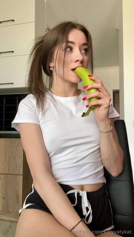 I want a hard banana too badly 😫😫