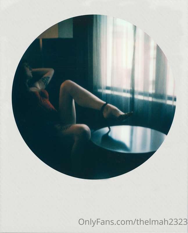 In the shadows of your mind

#polaroid #filmforever #sx70 #s..