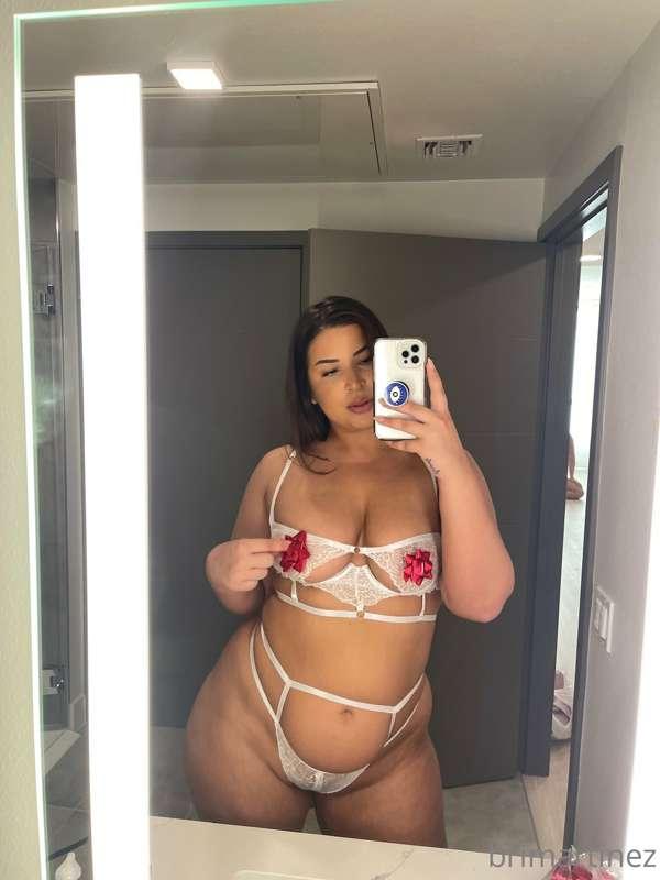 Drop your new years resolutions in the comments I wanna get ..