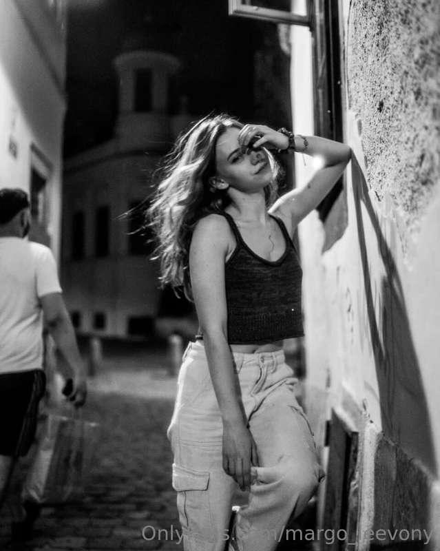 Summer evening walks set a good mood and bring so much inspi..