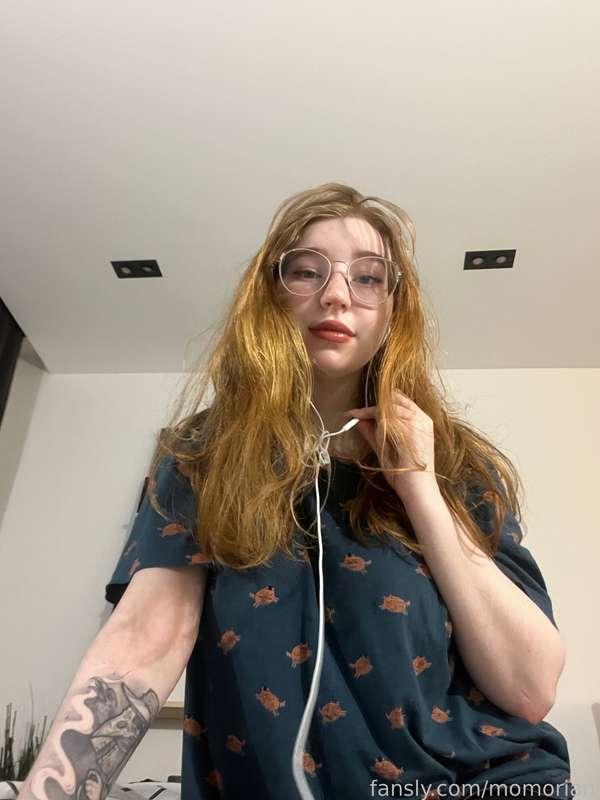 Can I be on top today? 😏
♡ #fyp #ginger #redhead #glasses #babyface #boobs #young #girlnextdoor #teen ♡