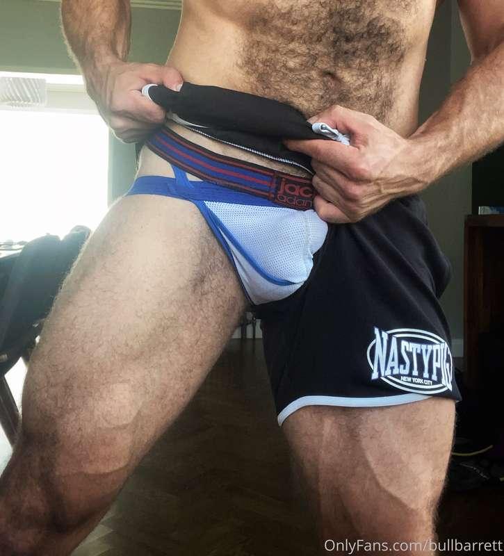 Get your face between my quads and lick this bulge